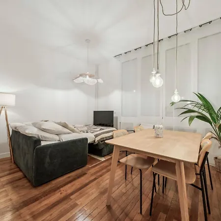 Apartmán Bnbnova - Le Louvre & De Paříž